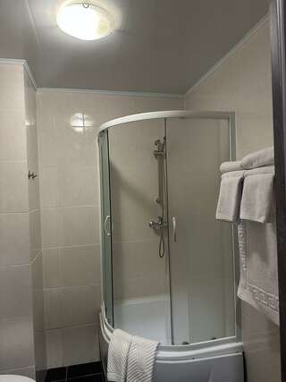 Гостиница Герда Мытищи Люкс 2-х комнатный с душевой кабиной-9